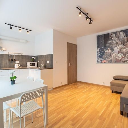 Brand New Two Room Apartment #26 With Free Secure Parking Close To Center Praga Zewnętrze zdjęcie