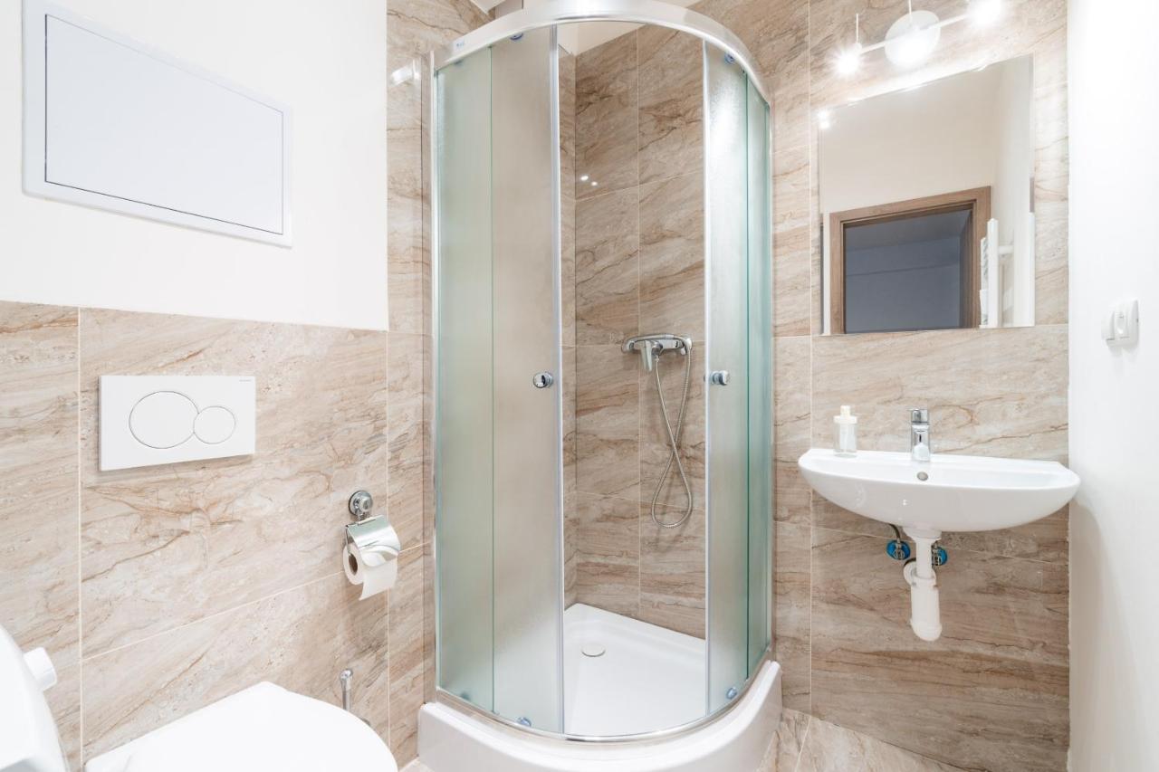 Brand New Two Room Apartment #26 With Free Secure Parking Close To Center Praga Zewnętrze zdjęcie