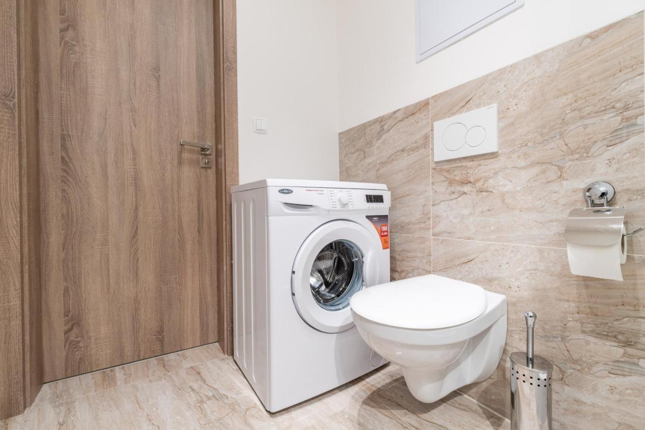 Brand New Two Room Apartment #26 With Free Secure Parking Close To Center Praga Zewnętrze zdjęcie